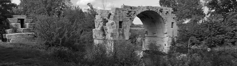 Le Pont Ambroix à Ambrussum Le Pont Ambroix à Ambrussum